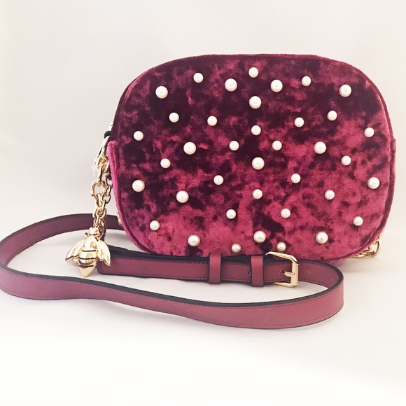 Christian Siriano Handbags - FLASH SALE Christian Siriano Velvet Pearl Bag